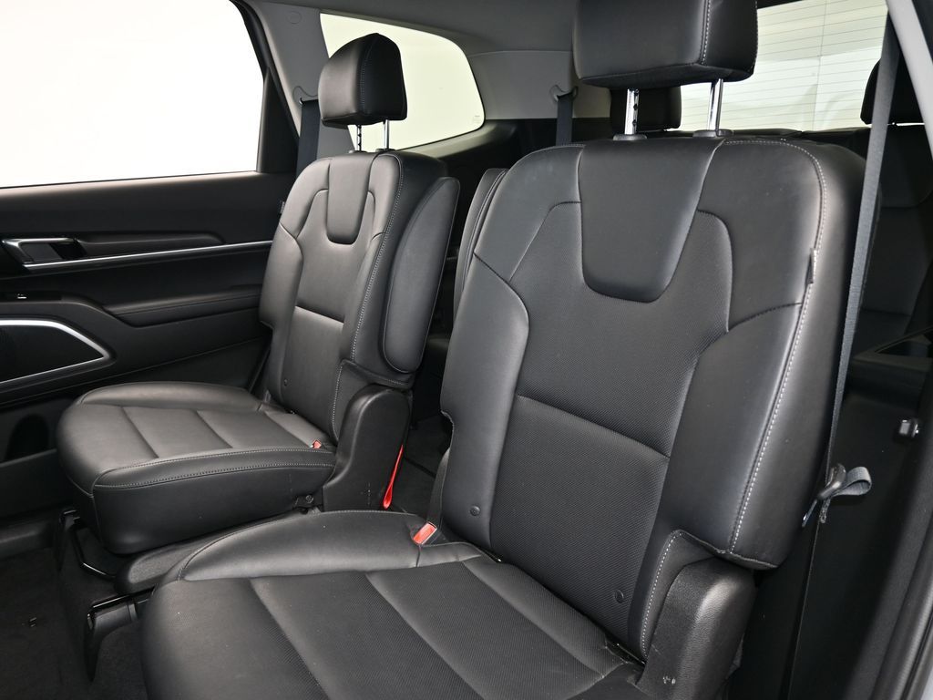 Vehicle image 54 of 68