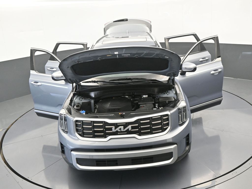Vehicle image 4 of 68
