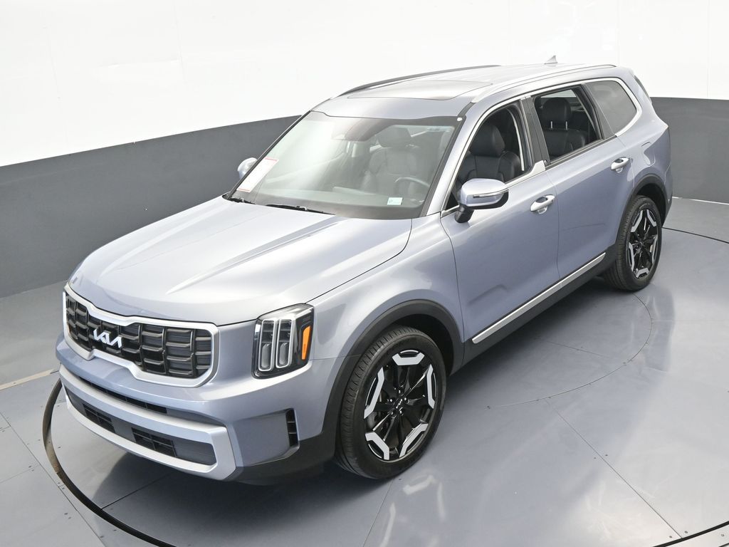 Vehicle image 14 of 68