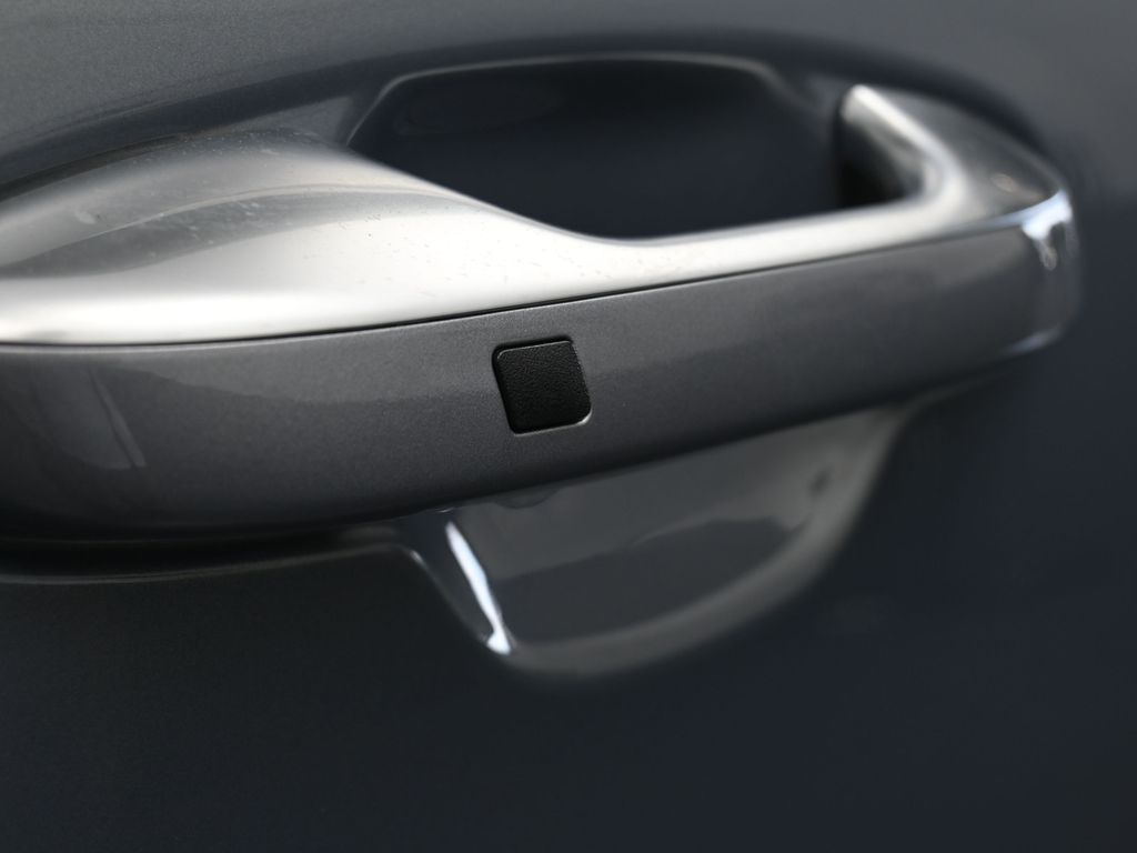 Vehicle image 63 of 68
