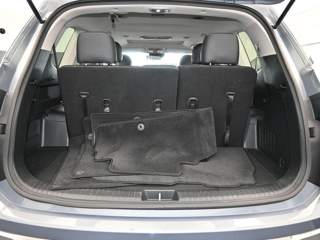 Vehicle image 59 of 68