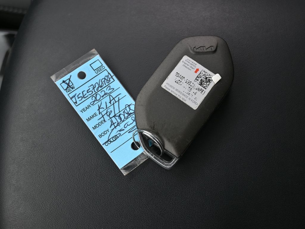 Vehicle image 40 of 68