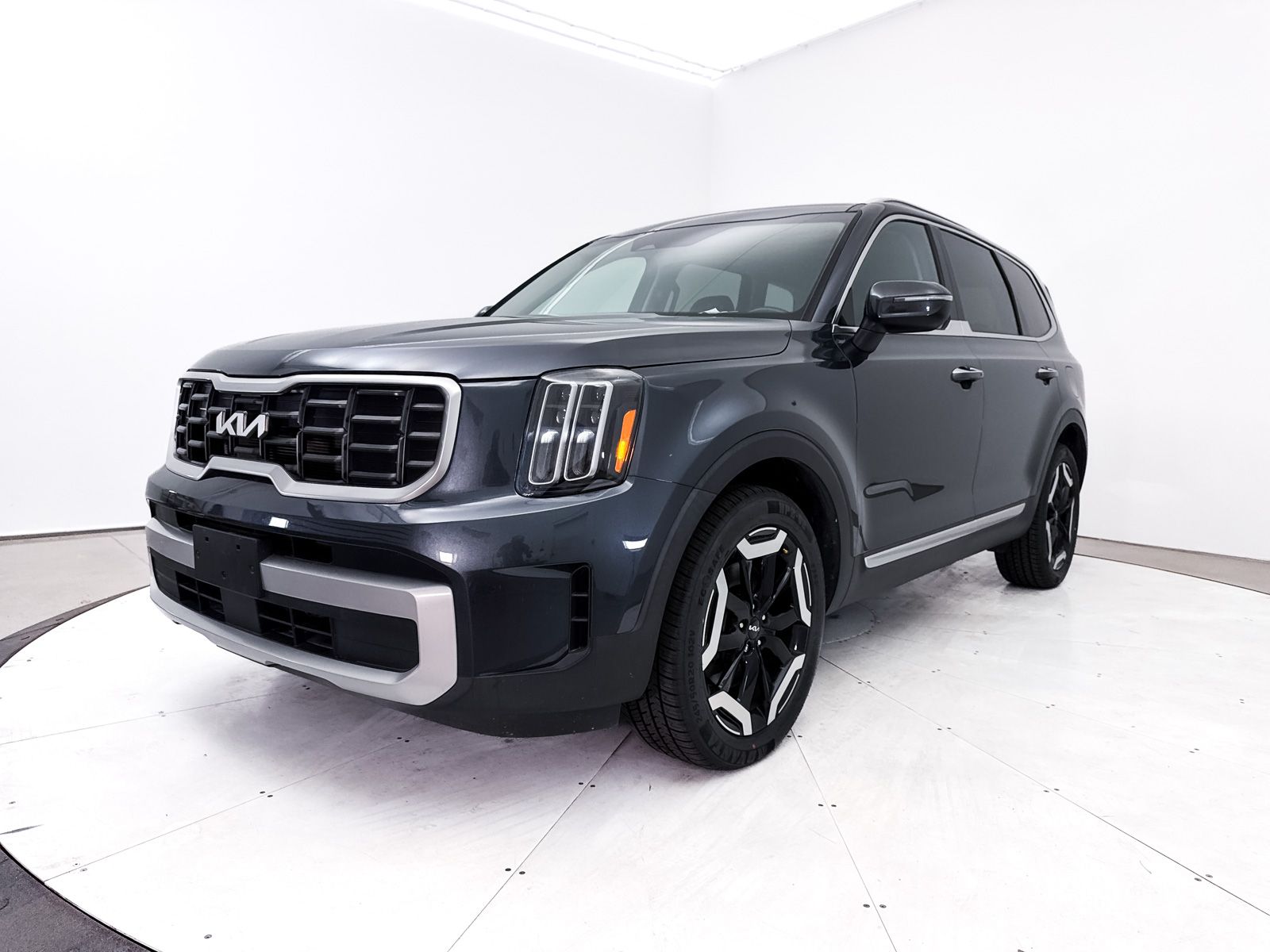2023 Kia Telluride S Image 1 of 41