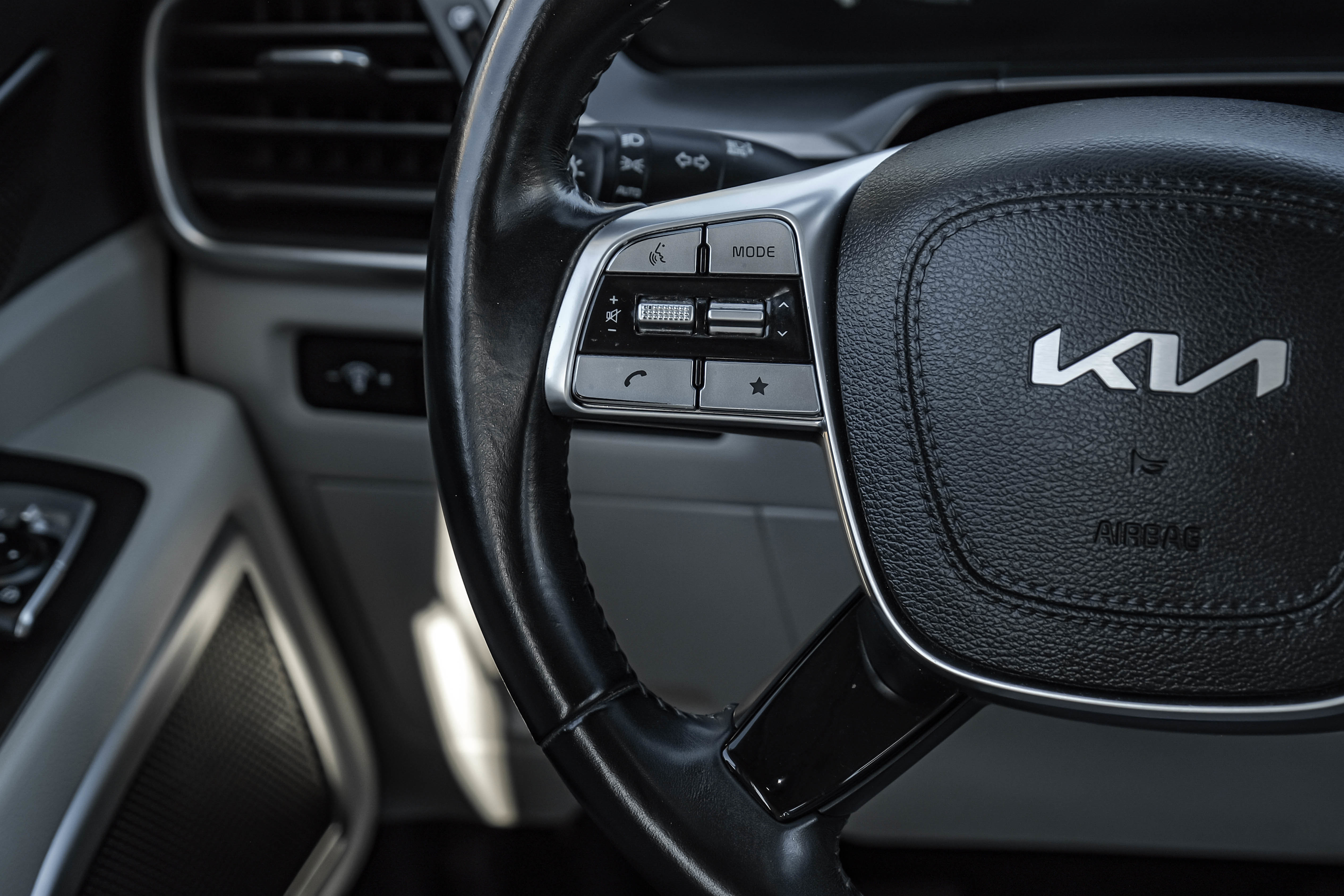 2023 Kia Telluride S Image 36 of 62