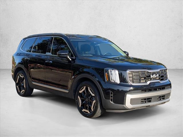 2023 Kia Telluride S Image 3 of 25