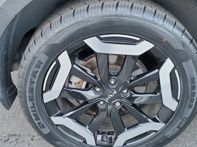 2023 Kia Telluride S Image 9 of 28