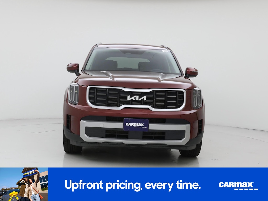 2023 Kia Telluride S Image 2 of 27