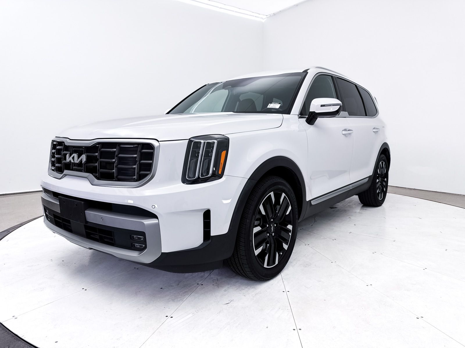 2023 Kia Telluride SX-P Image 1 of 42