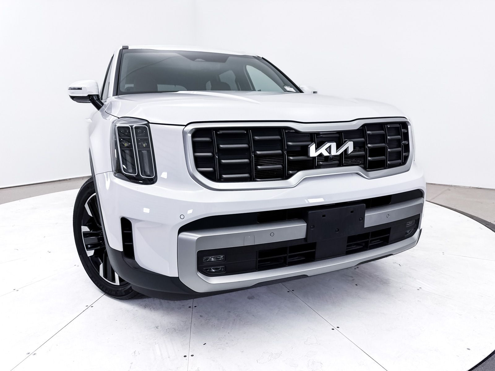 2023 Kia Telluride SX-P Image 3 of 42
