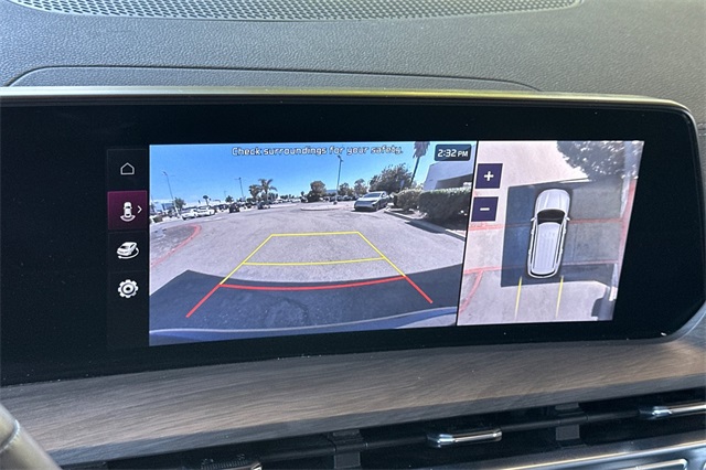 Vehicle image 18 of 25