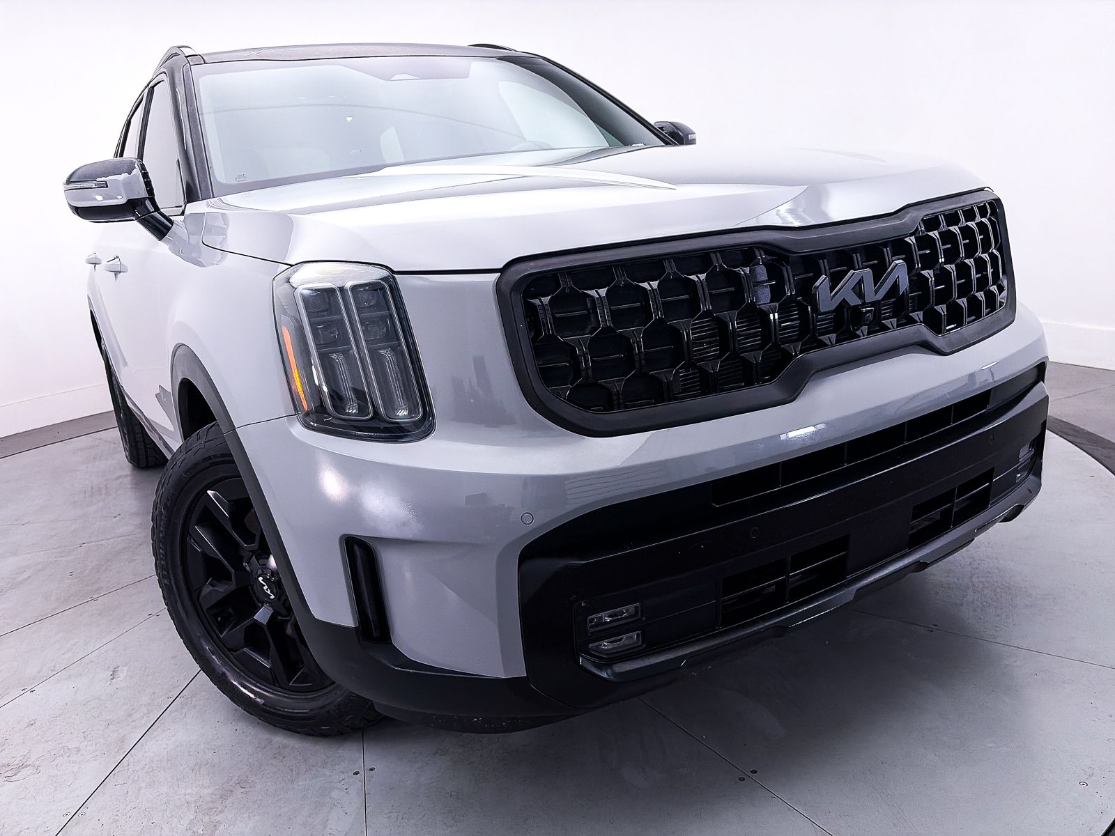 2023 Kia Telluride SX Prestige X-Pro Image 2 of 46