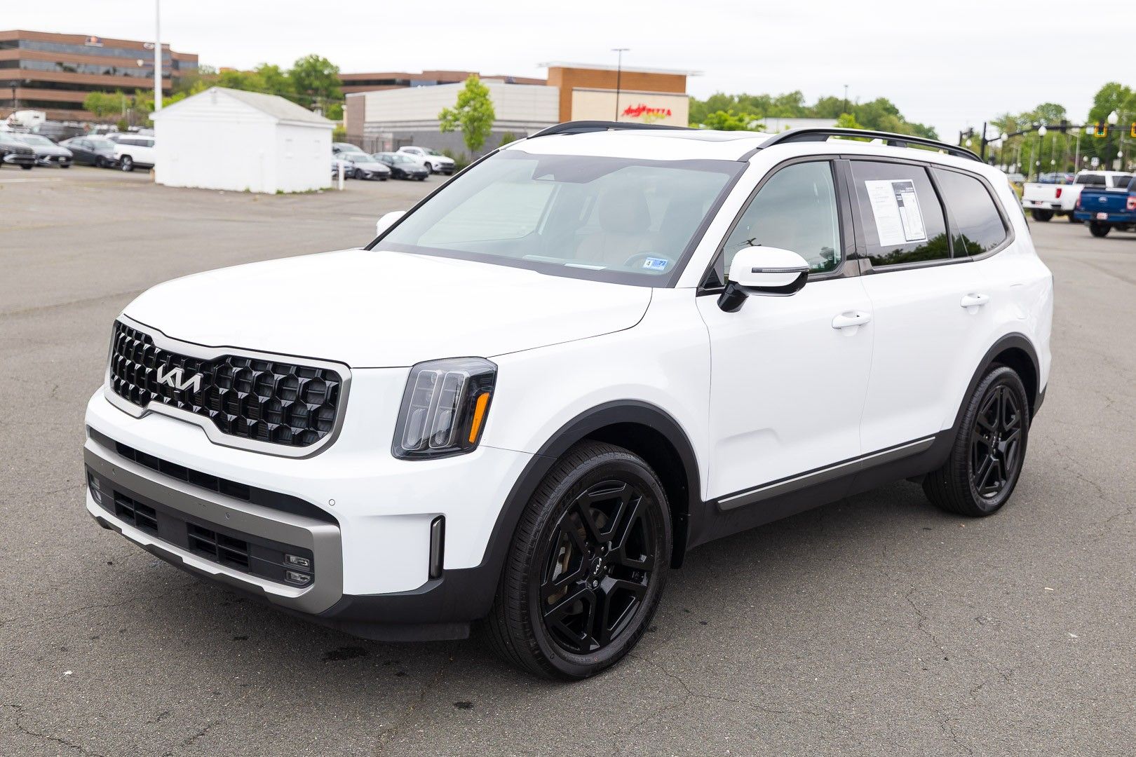 2023 Kia Telluride SX X-Line Image 2 of 27