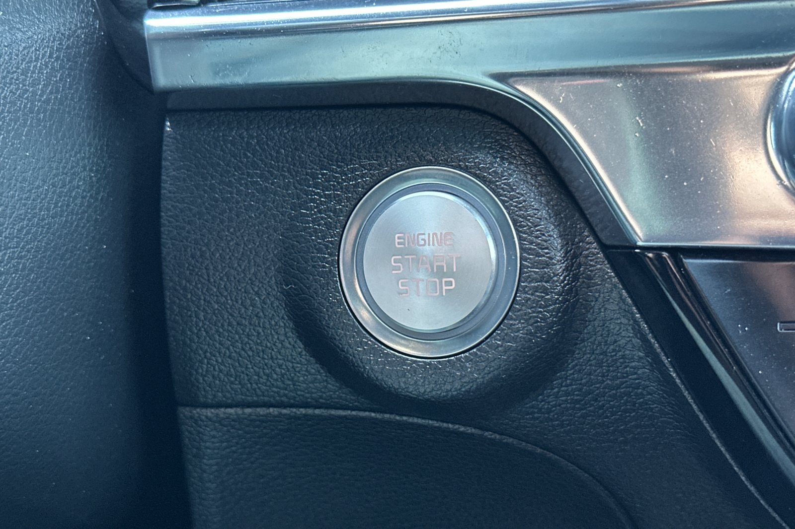 Vehicle image 34 of 53