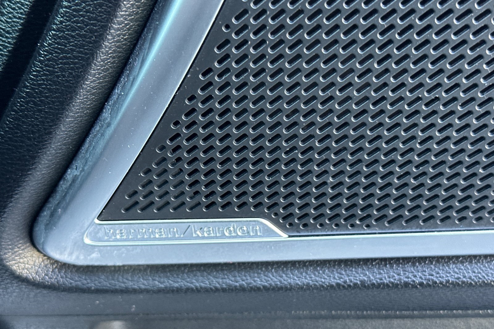 Vehicle image 40 of 53