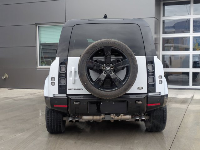 2023 Land Rover Defender V8 Image 6 of 31