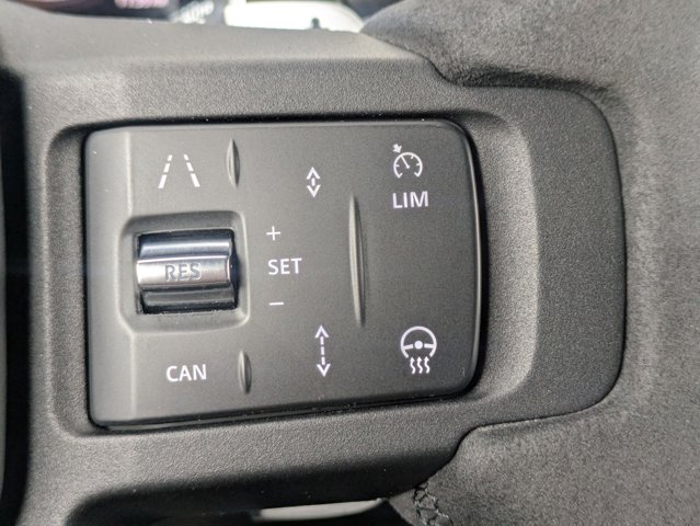 2023 Land Rover Defender V8 Image 30 of 31