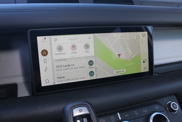 2023 Land Rover Defender SE Image 19 of 28