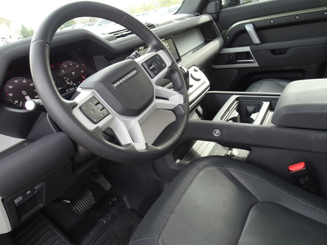 2023 Land Rover Defender X-Dynamic SE Image 19 of 34