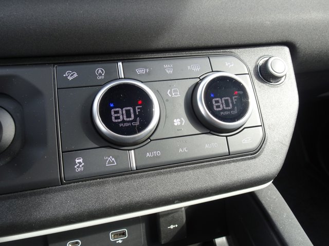 2023 Land Rover Defender X-Dynamic SE Image 29 of 34