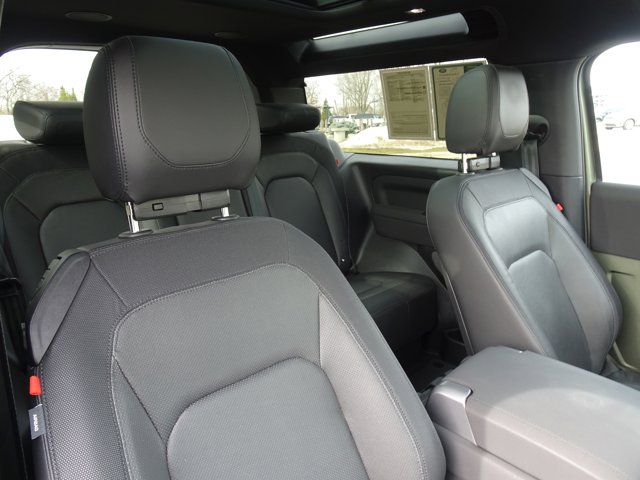 2023 Land Rover Defender X-Dynamic SE Image 12 of 34