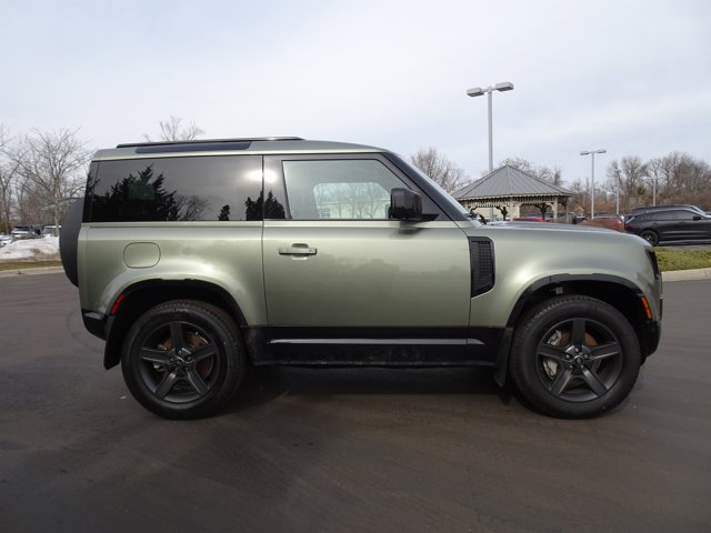 2023 Land Rover Defender X-Dynamic SE Image 5 of 34