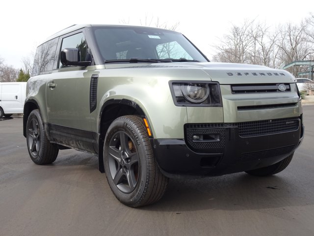 2023 Land Rover Defender X-Dynamic SE Image 4 of 34