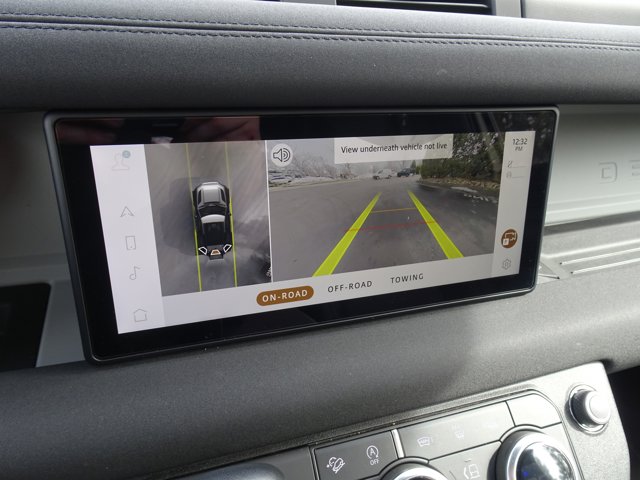 2023 Land Rover Defender X-Dynamic SE Image 21 of 34