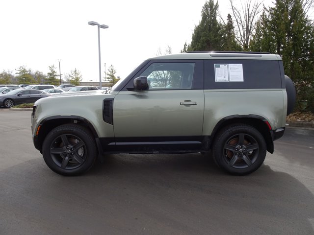 2023 Land Rover Defender X-Dynamic SE Image 8 of 34