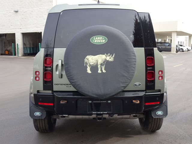 2023 Land Rover Defender X-Dynamic SE Image 33 of 34