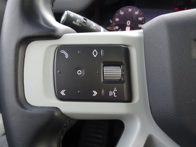 2023 Land Rover Defender X-Dynamic SE Image 24 of 34