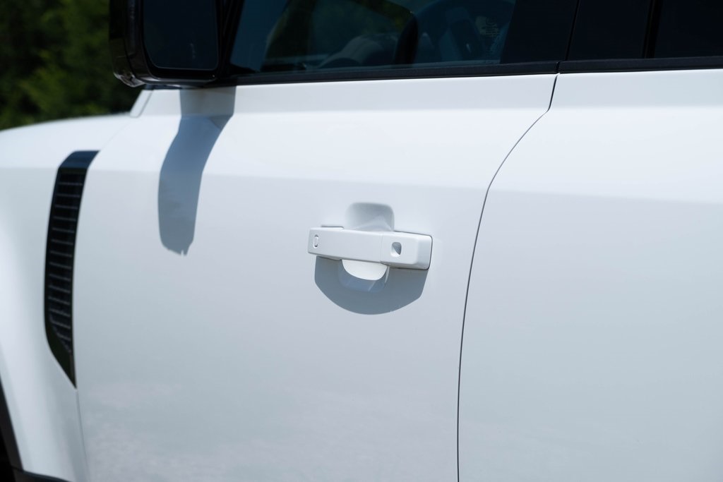Vehicle image 36 of 49