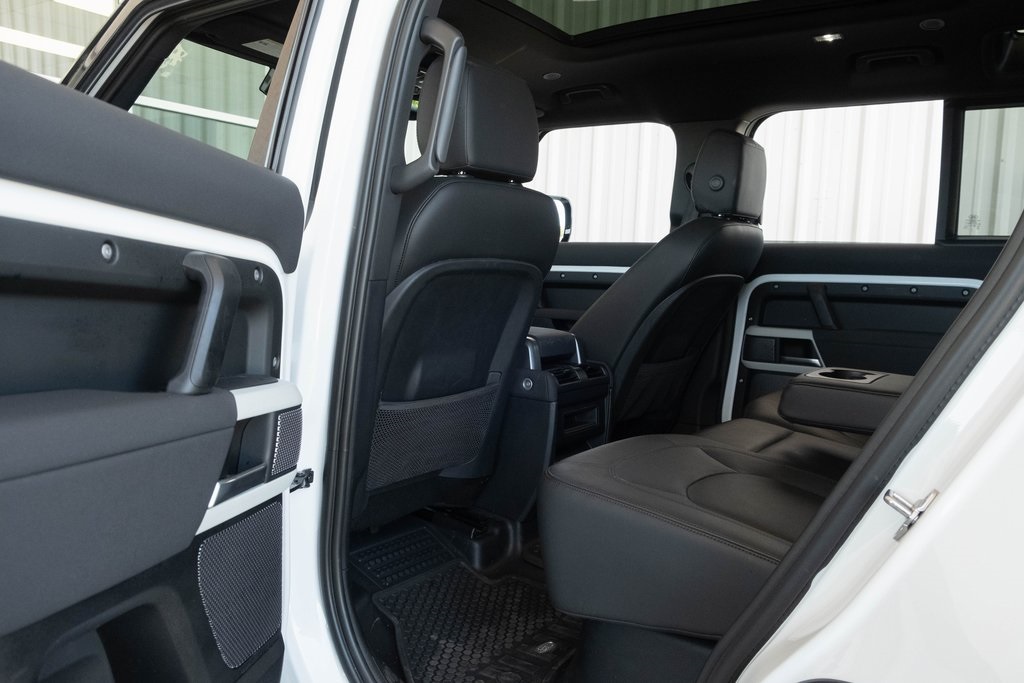 Vehicle image 16 of 49