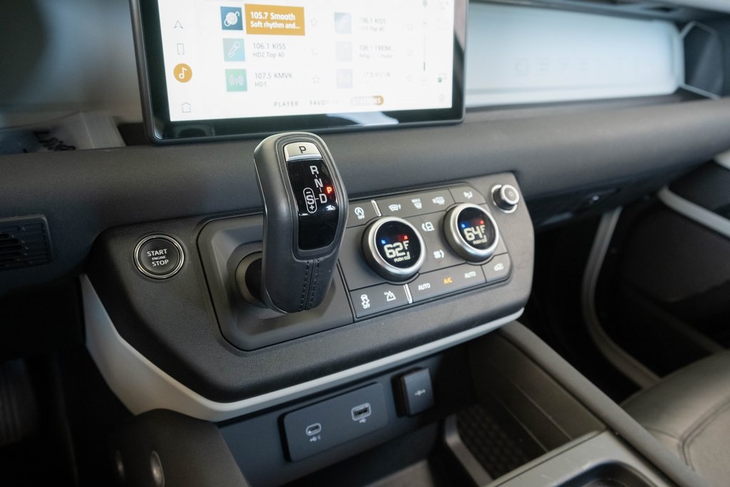 Vehicle image 40 of 49