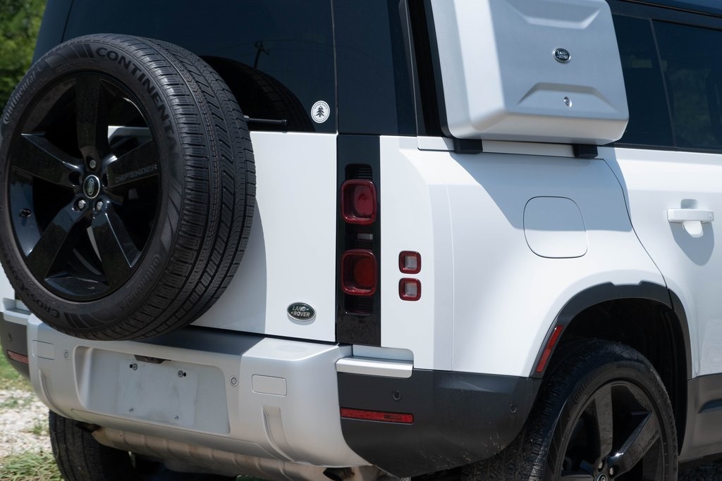 Vehicle image 39 of 49