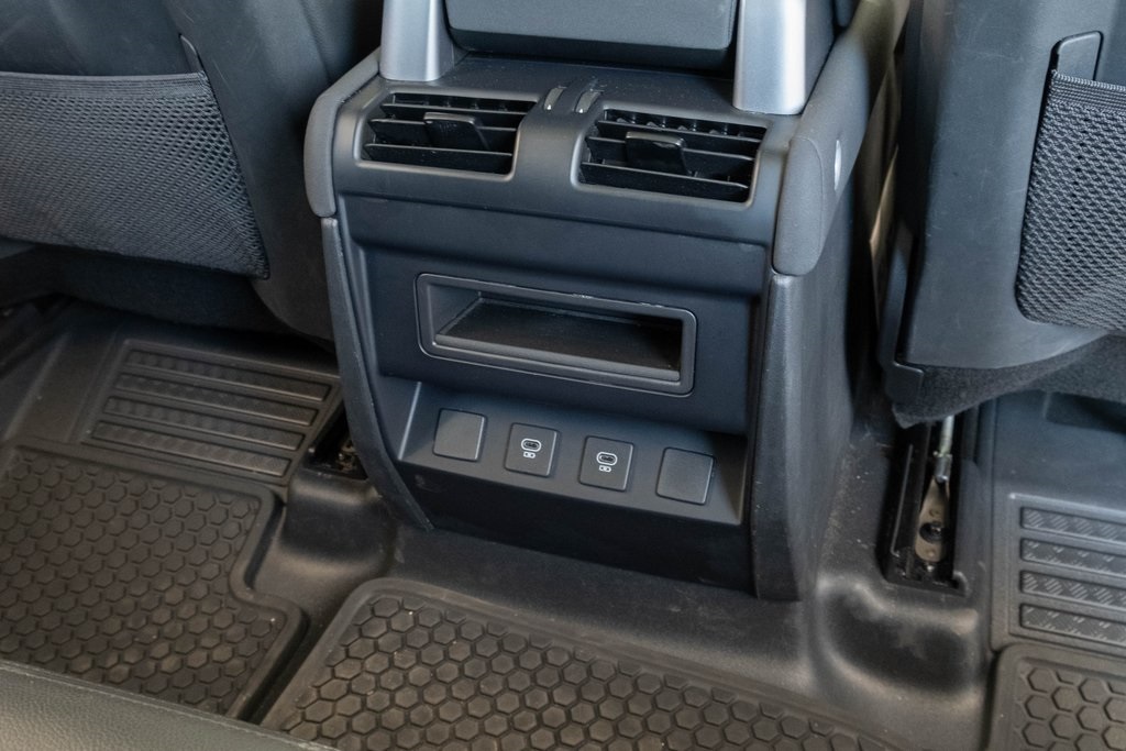Vehicle image 31 of 49