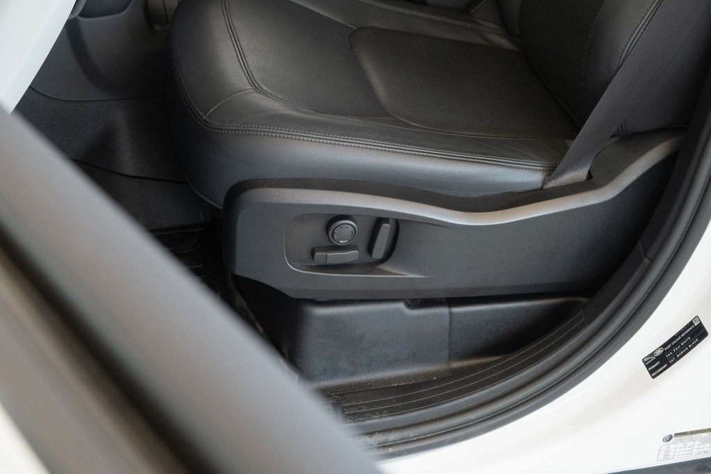 Vehicle image 48 of 49