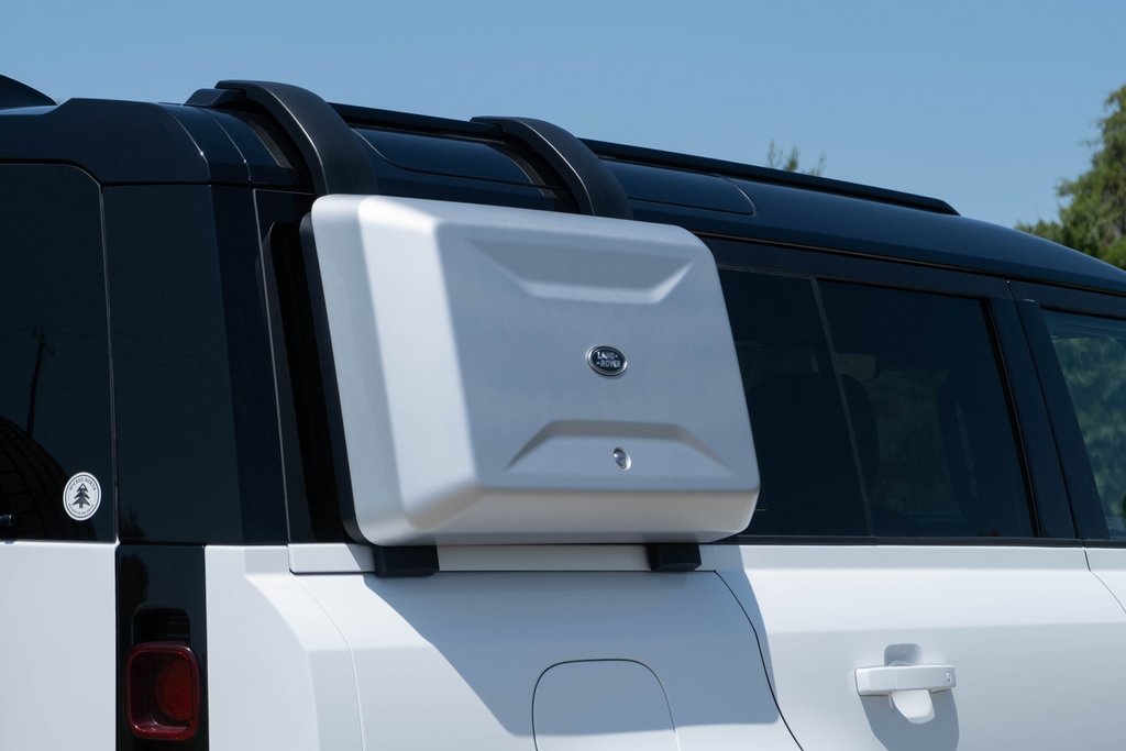 Vehicle image 47 of 49