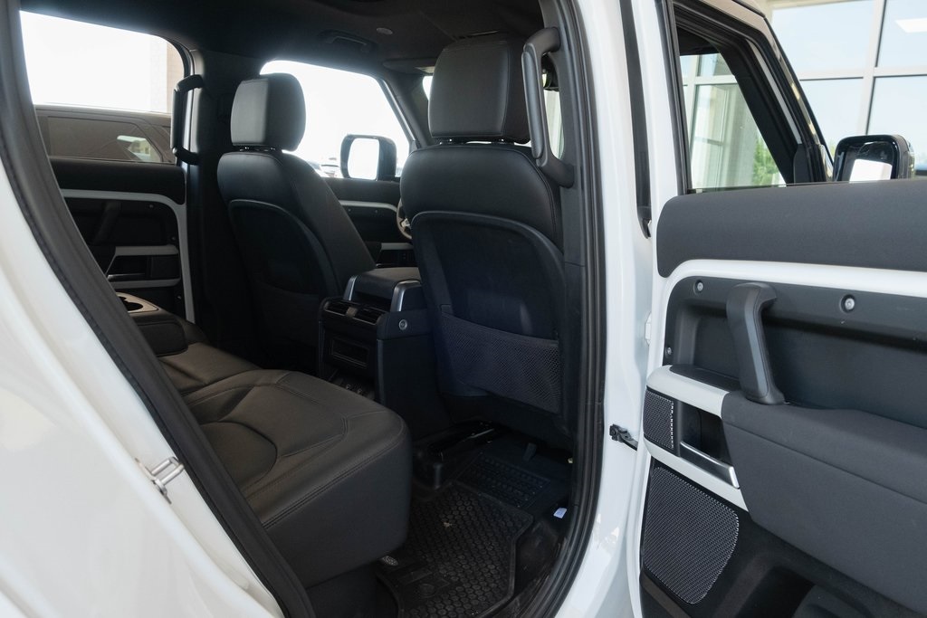 Vehicle image 15 of 49