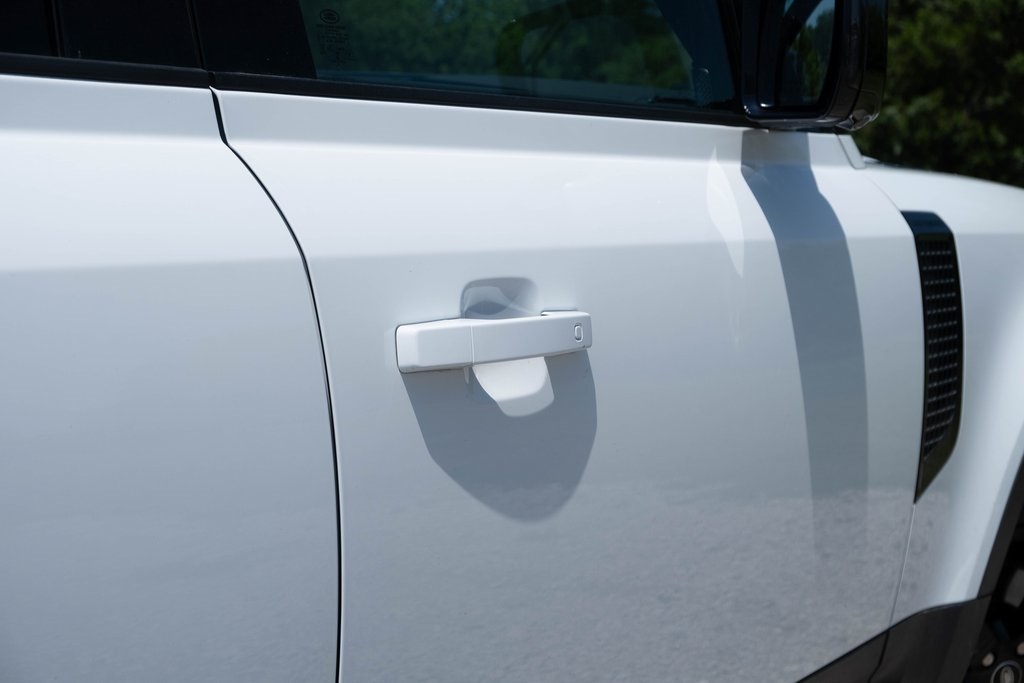 Vehicle image 43 of 49