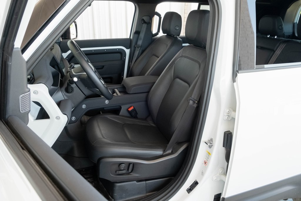 Vehicle image 13 of 49