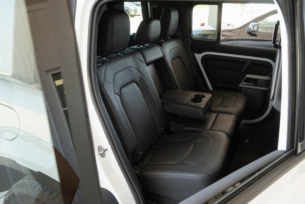 Vehicle image 11 of 49