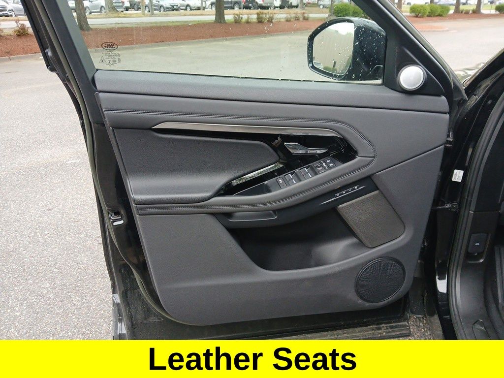 Vehicle image 27 of 29