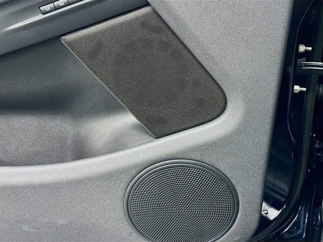 Vehicle image 15 of 20
