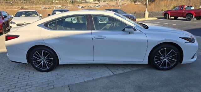 2023 Lexus ES 350 Image 7 of 38