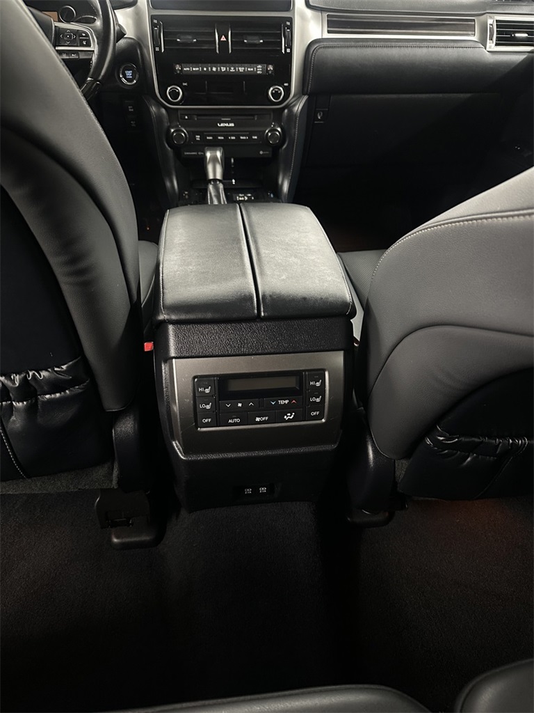 2023 Lexus GX 460 Premium Image 33 of 50