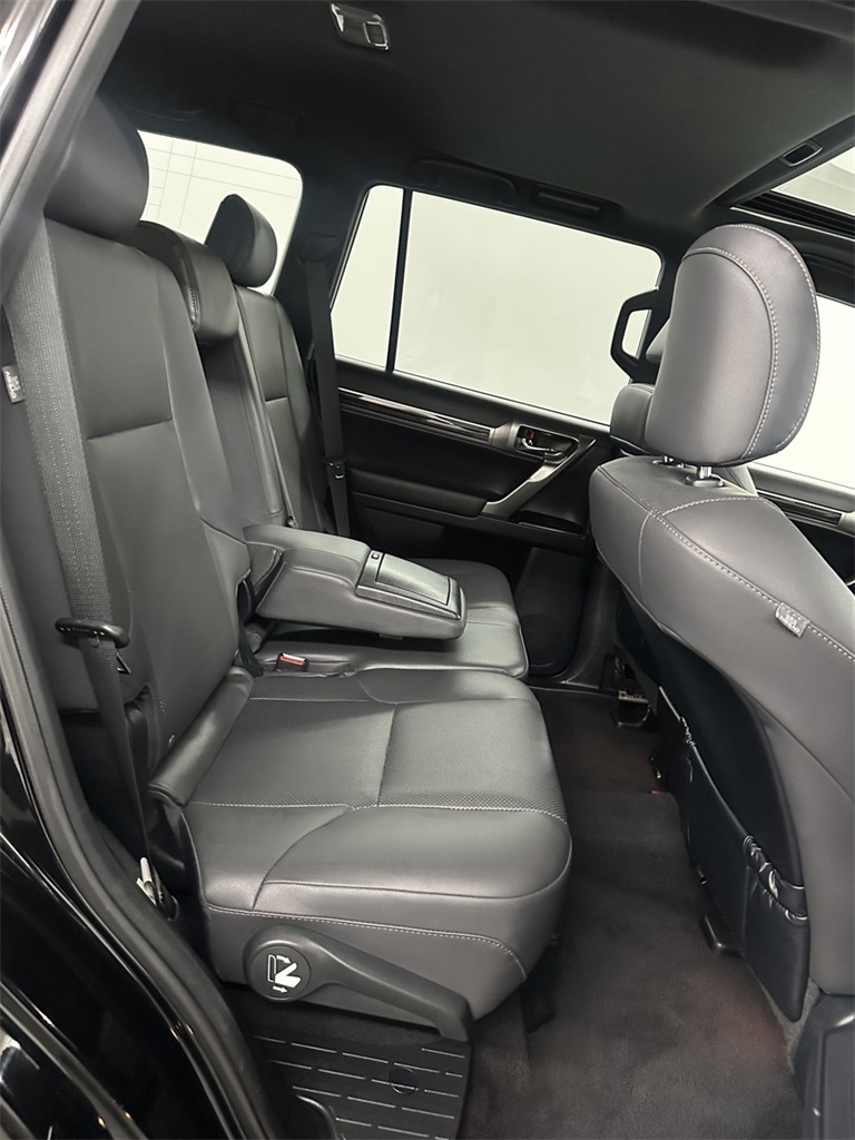 2023 Lexus GX 460 Premium Image 13 of 50