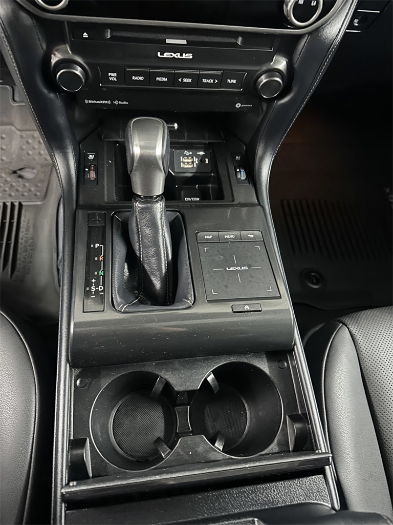 2023 Lexus GX 460 Premium Image 32 of 50