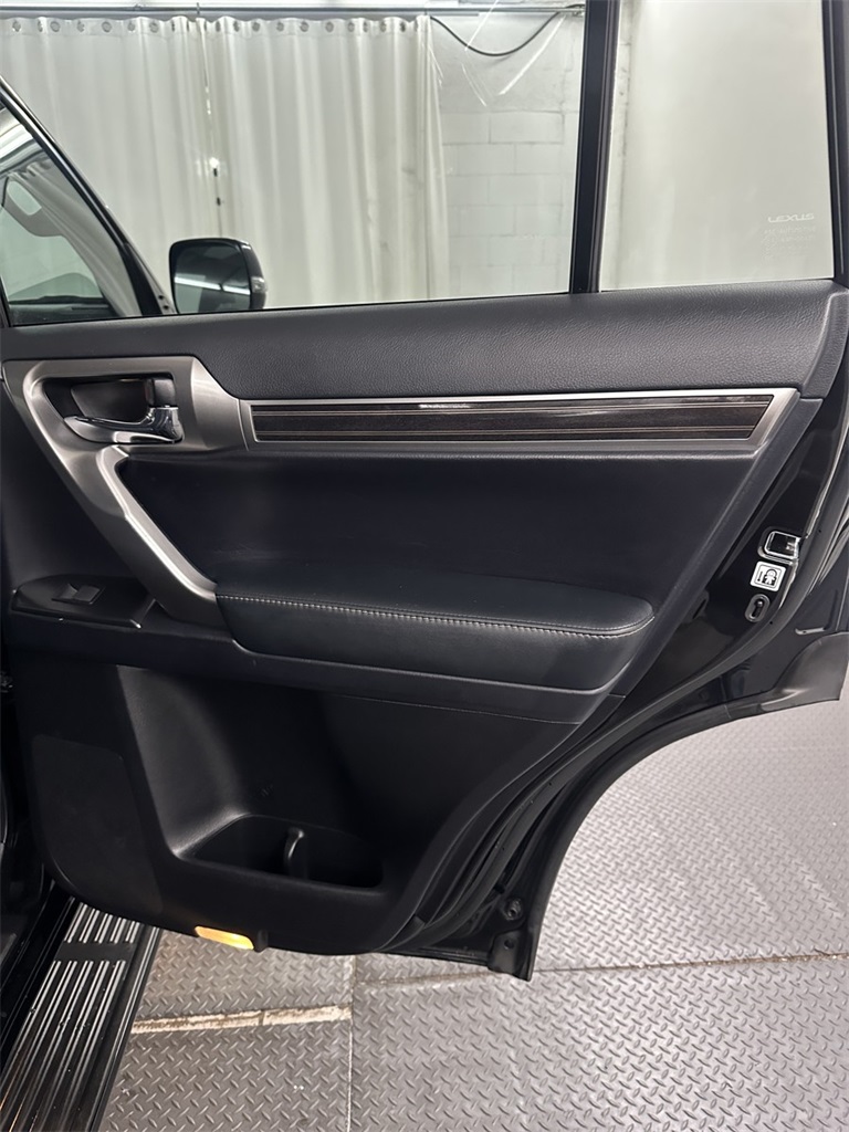 2023 Lexus GX 460 Premium Image 37 of 50