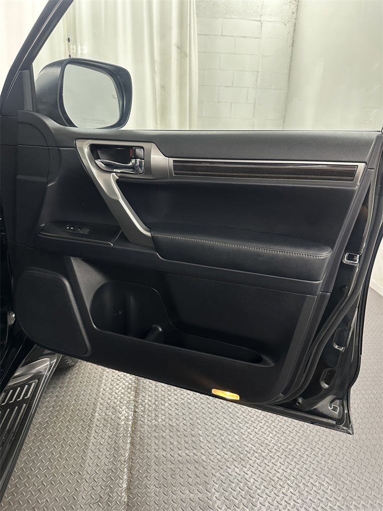 2023 Lexus GX 460 Premium Image 36 of 50