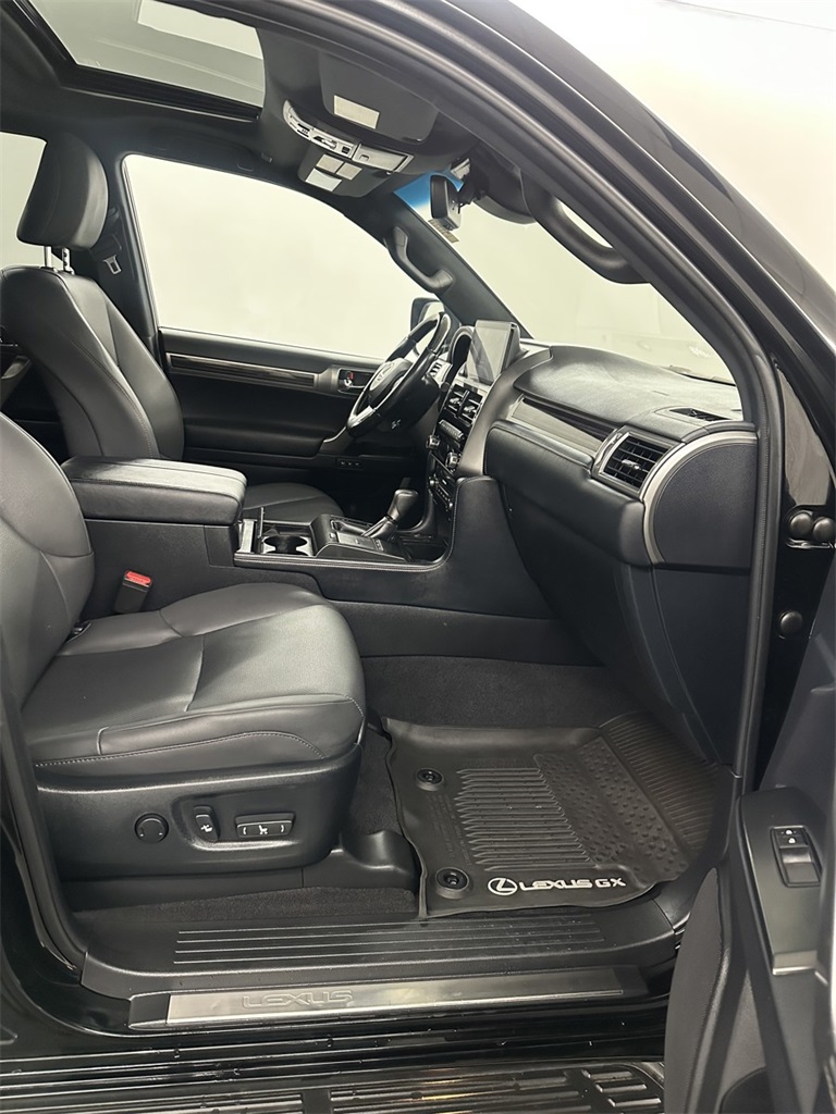 2023 Lexus GX 460 Premium Image 39 of 50